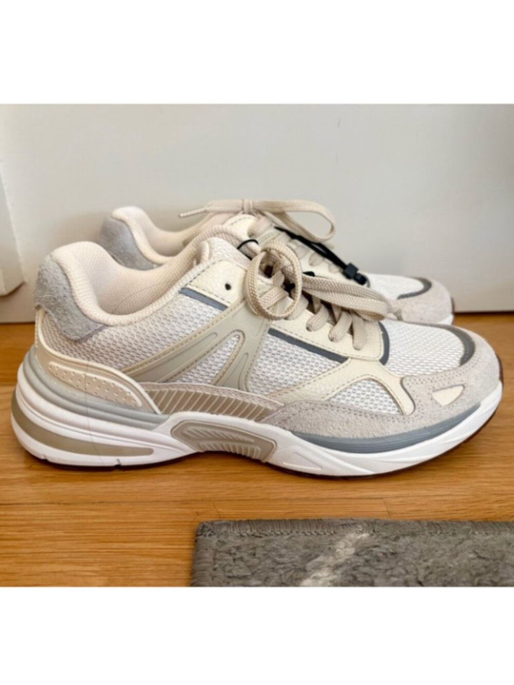 Zara Light Cream Sneakers